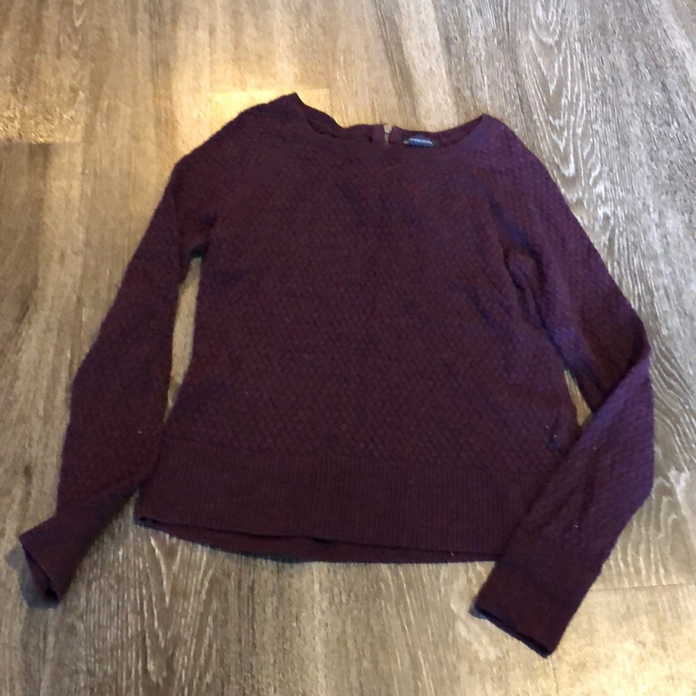 Maroon sweater